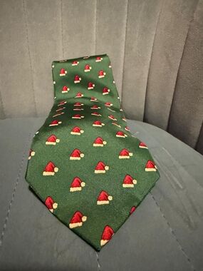 Lands' End Green Tie with Red and Cream Santa Hat Motif